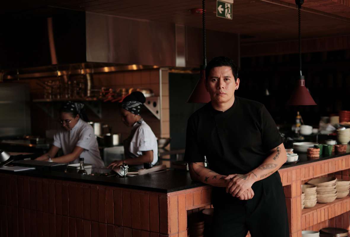 Chef Jaime Rodríguez en la cocina de BORO