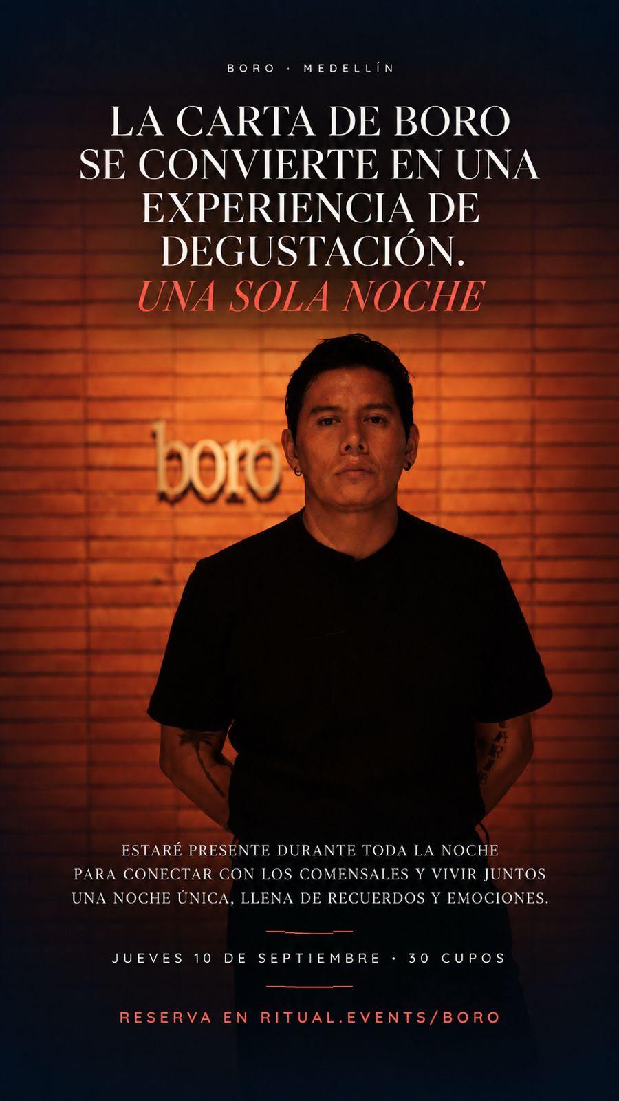 El chef Jaime Rodríguez frente al letrero de BORO