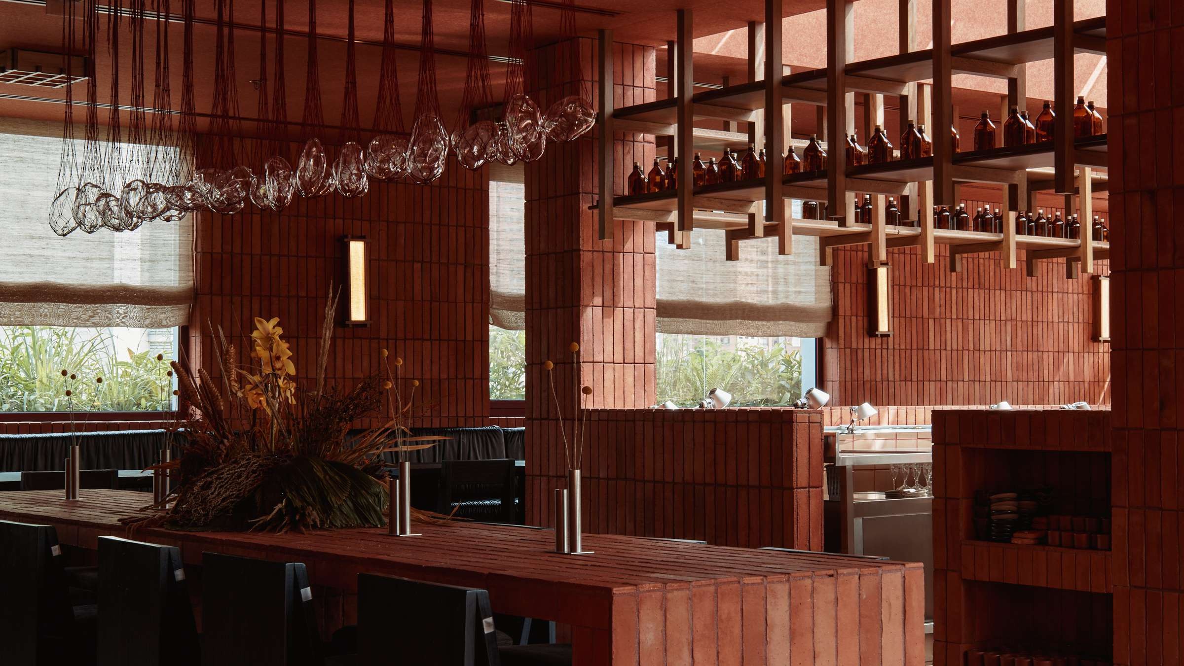 Interior de BORO en Wake Medellín